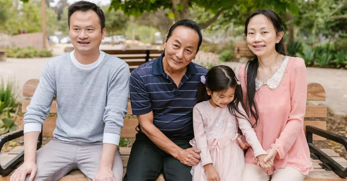 10 Creative Family Photo Ideas to Capture Precious Moments