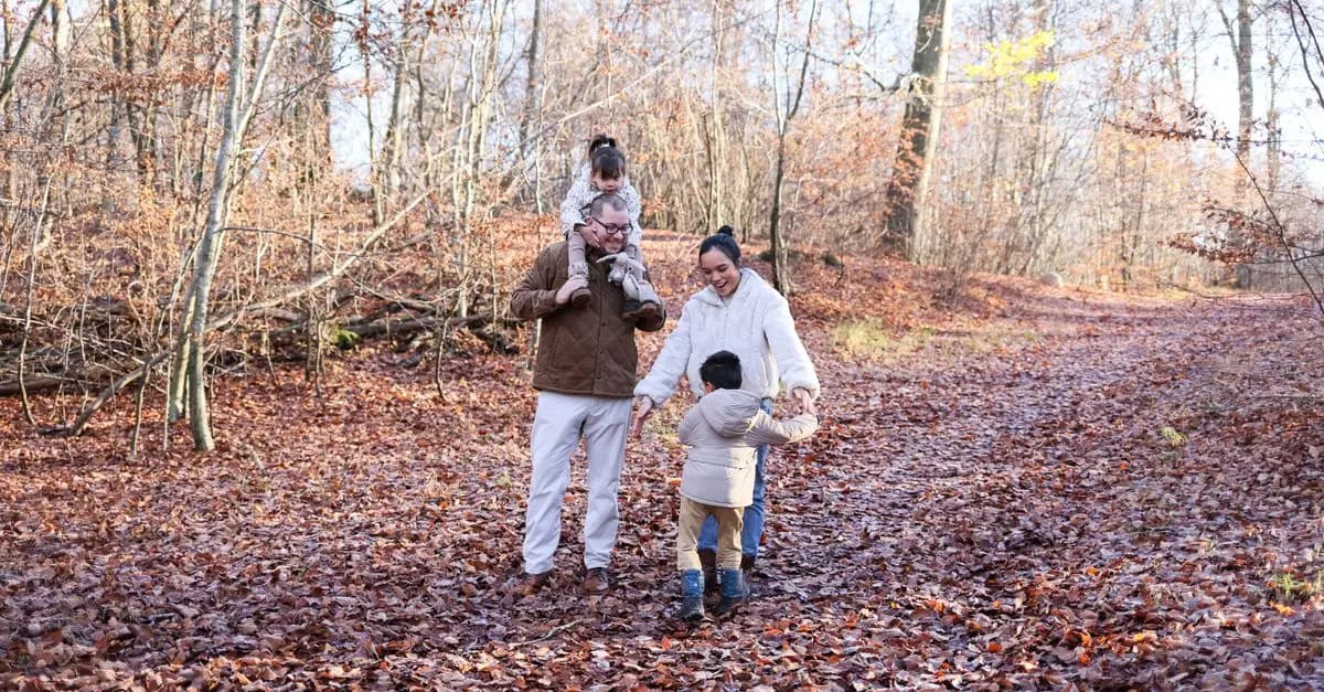 10 Engaging Outdoor Activities for Family Fun and Bonding