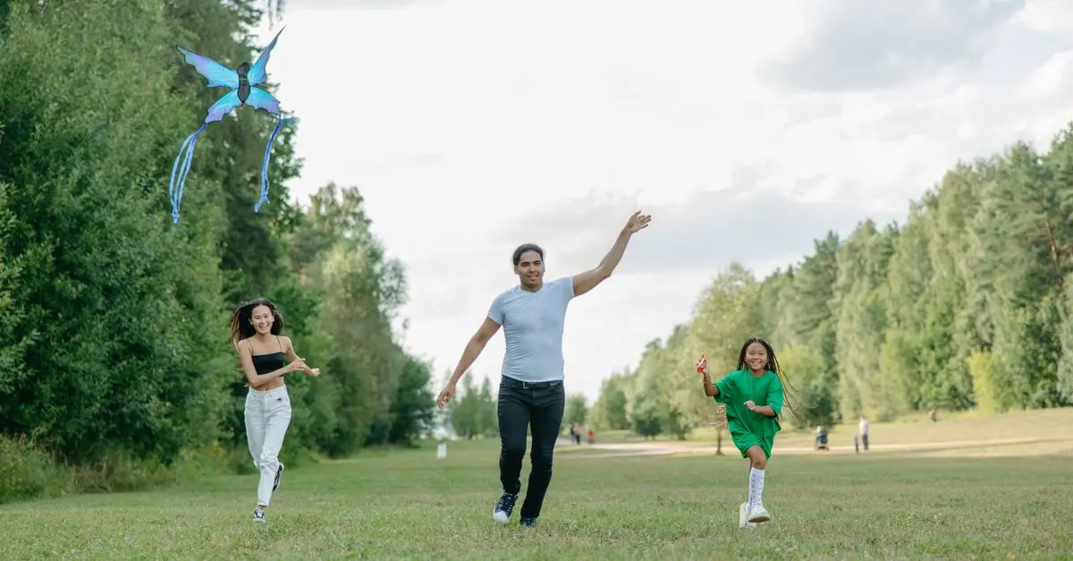 10 Creative Family Outdoor Activities for Summer Fun