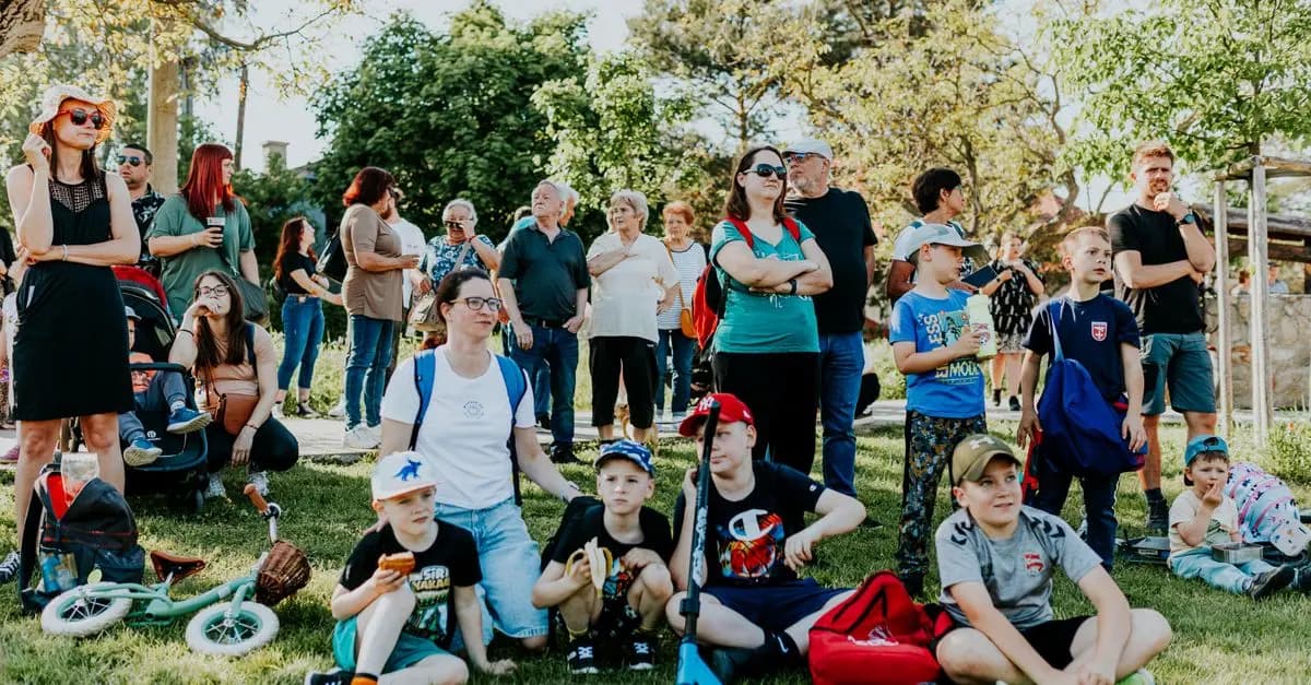 How to Organize a Fun Family Picnic for All Ages