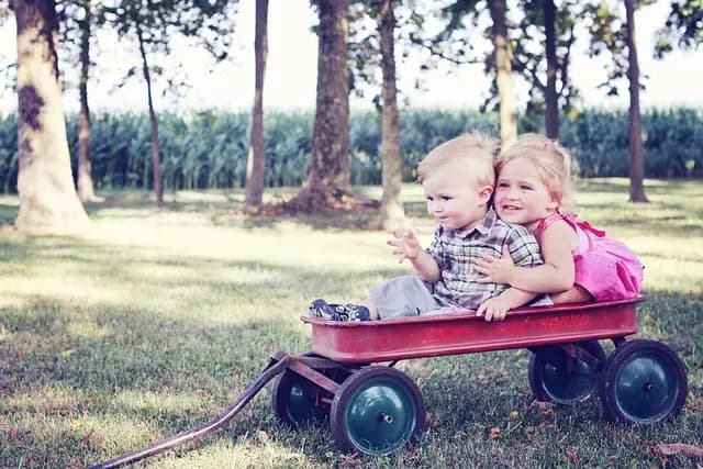10 Creative Outdoor Activities for Quality Family Time