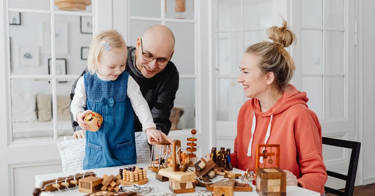 10 Creative Educational Activities for Family Bonding