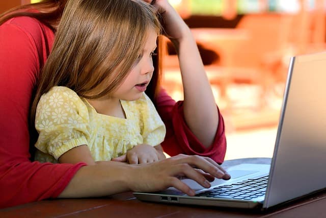 10 Creative Indoor Activities for Family Bonding