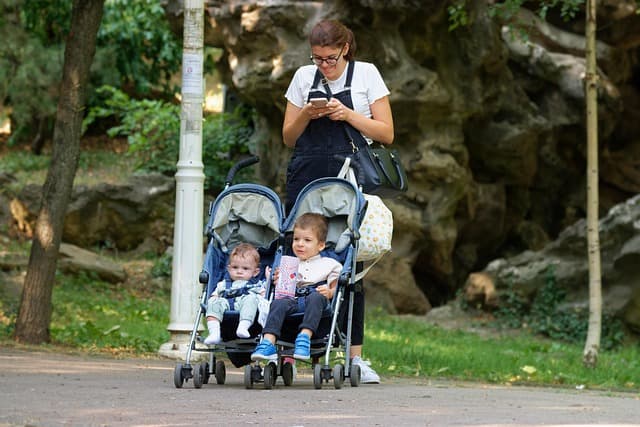 10 Unique Family Scavenger Hunt Ideas for All Ages